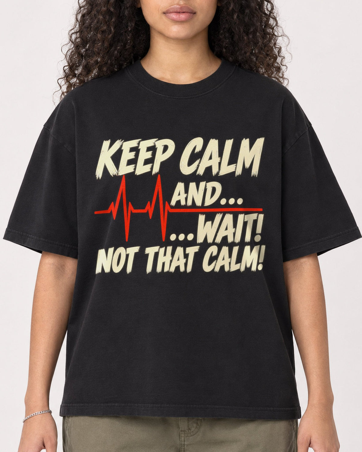 Mockup Boxy Heavyweight Tee Black female close-up 10