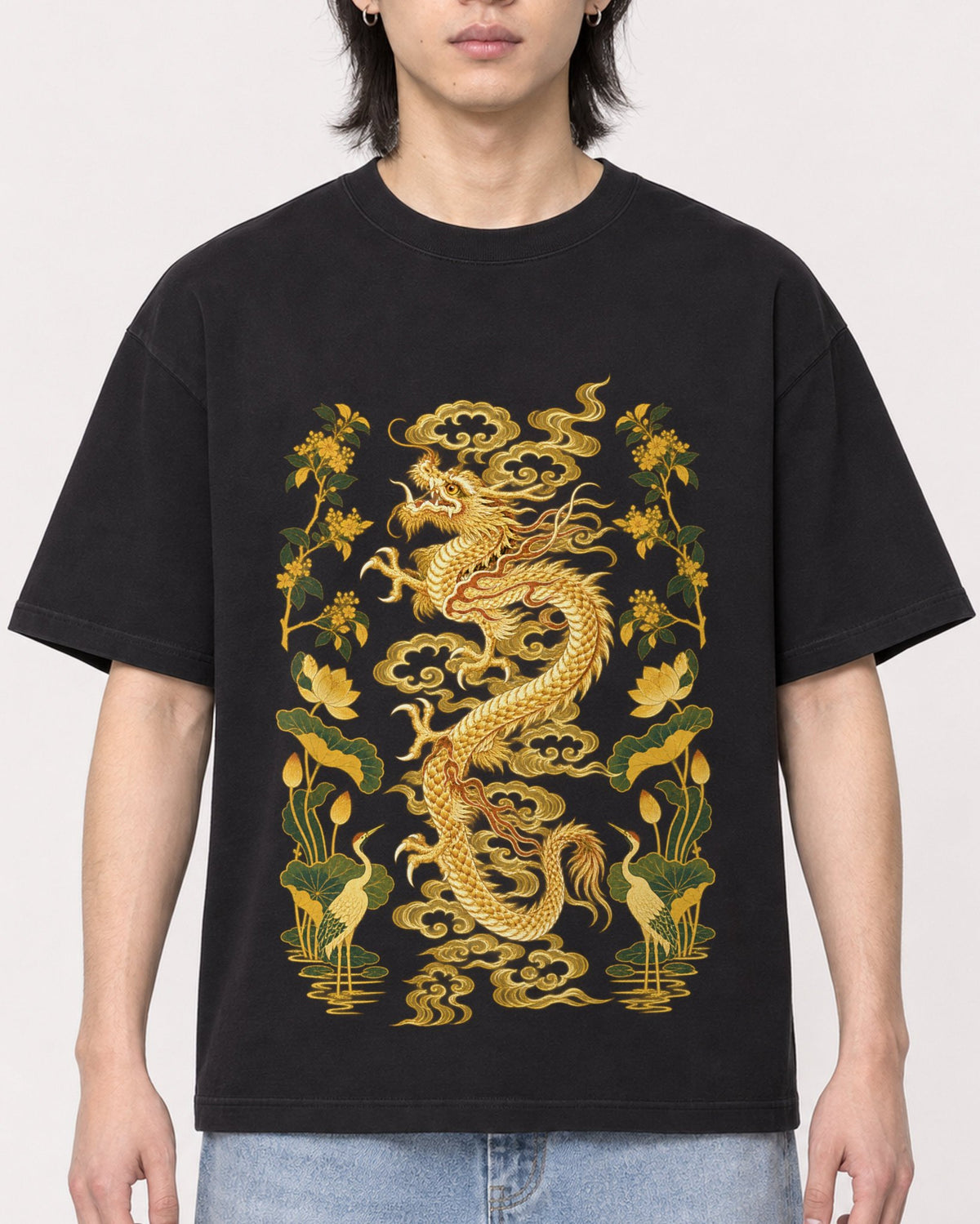 Mockup Boxy Heavyweight Tee Black male close-up 41