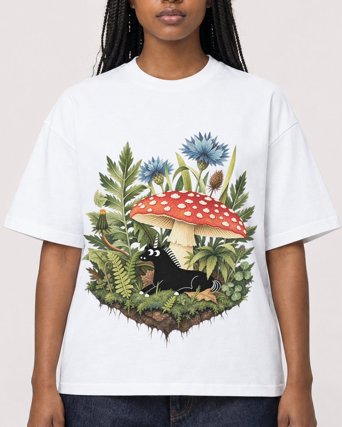 Mockup Boxy Heavyweight Tee White female close-up 04