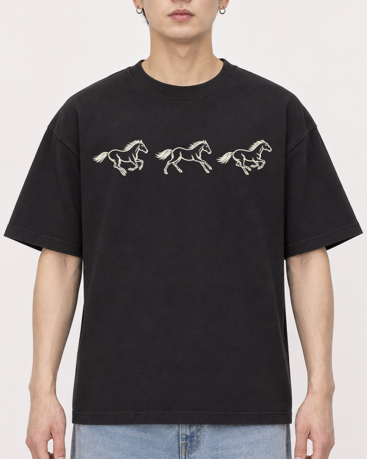 Mockup Boxy Heavyweight Tee Black male close-up 01