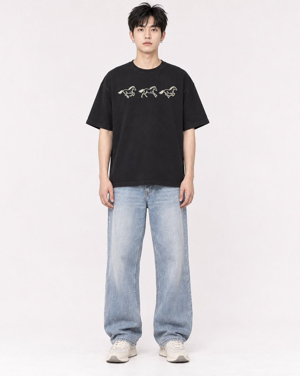 Mockup Boxy Heavyweight Tee Black male full-body 01
