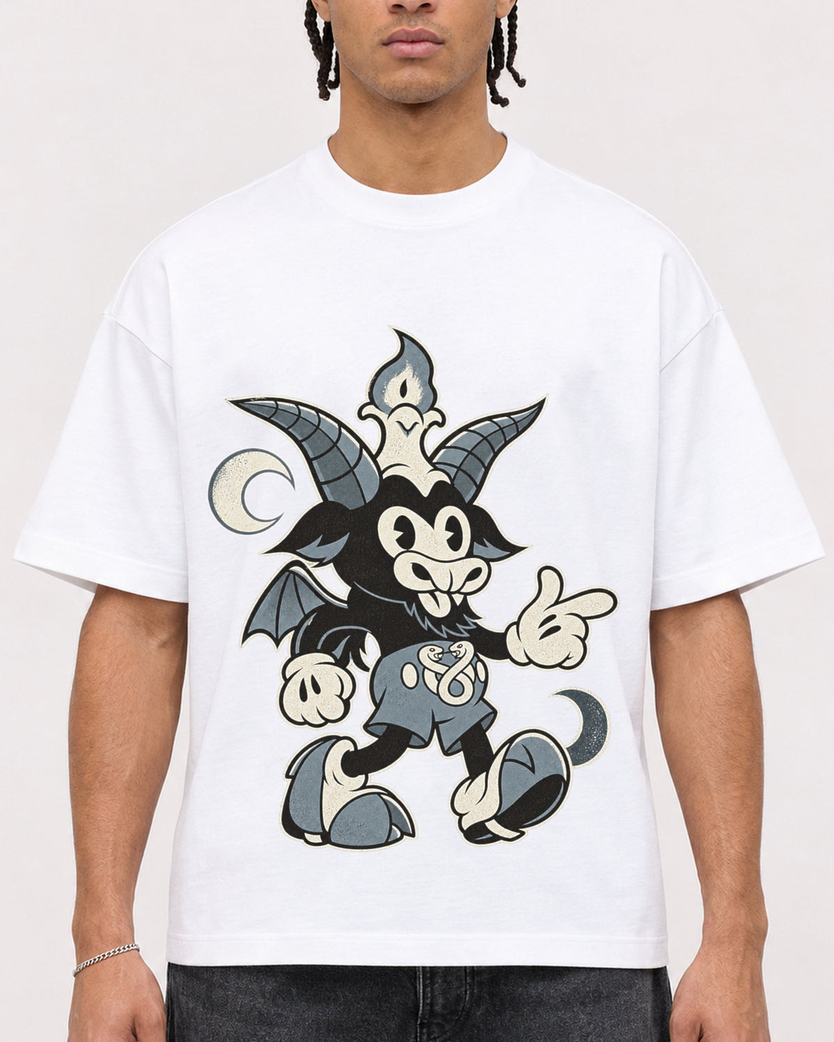 Mockup Boxy Heavyweight Tee White male close-up 40