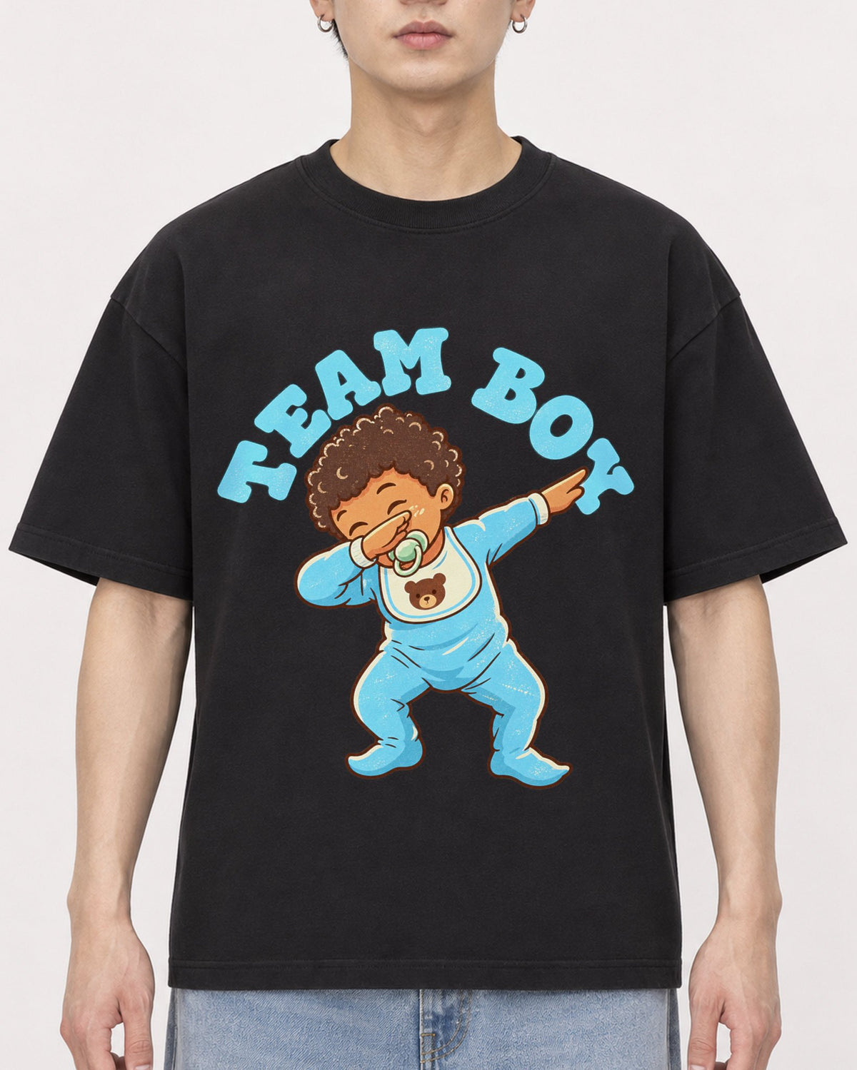 Mockup Boxy Heavyweight Tee Black male close-up 01