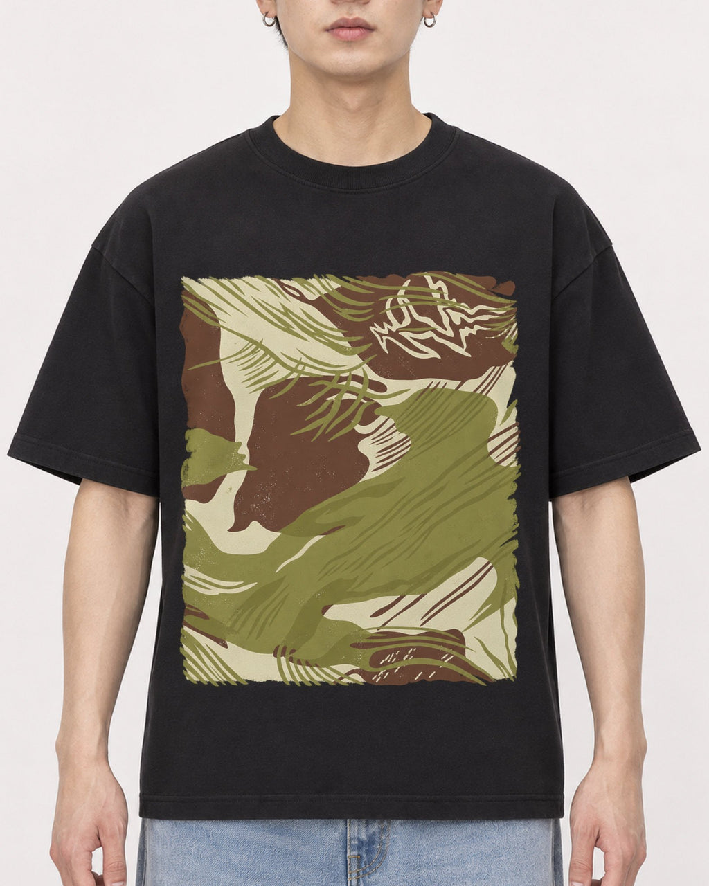 Mockup Boxy Heavyweight Tee Black male close-up 01