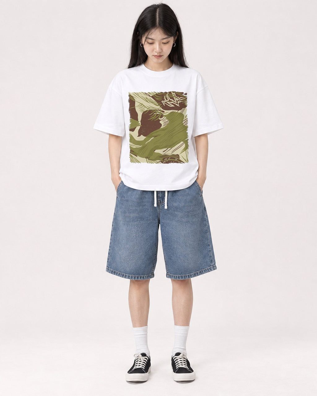 Mockup Boxy Heavyweight Tee White female full-body 01