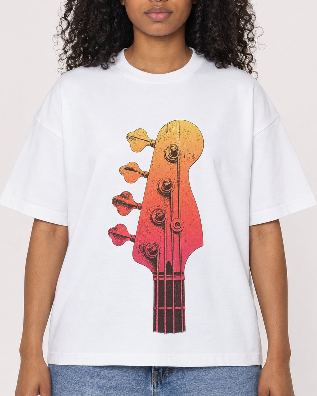 Mockup Boxy Heavyweight Tee White female close-up 05