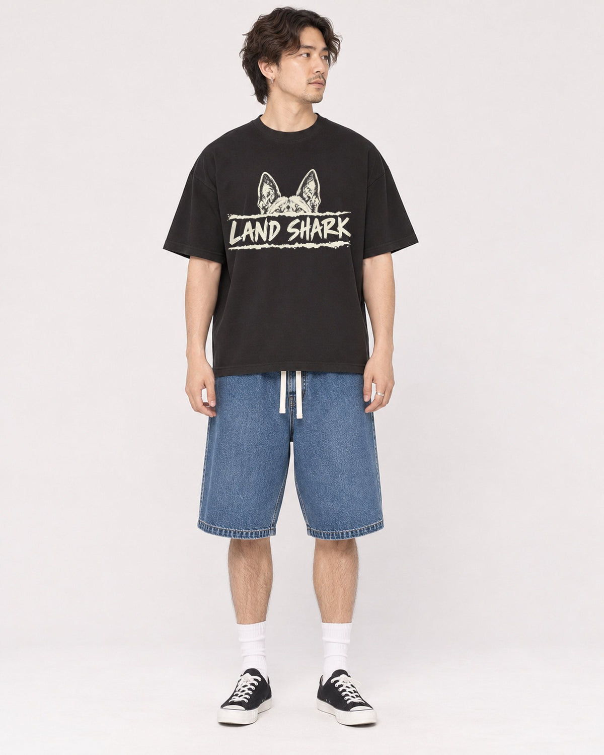 Mockup Boxy Heavyweight Tee Black male full-body 03