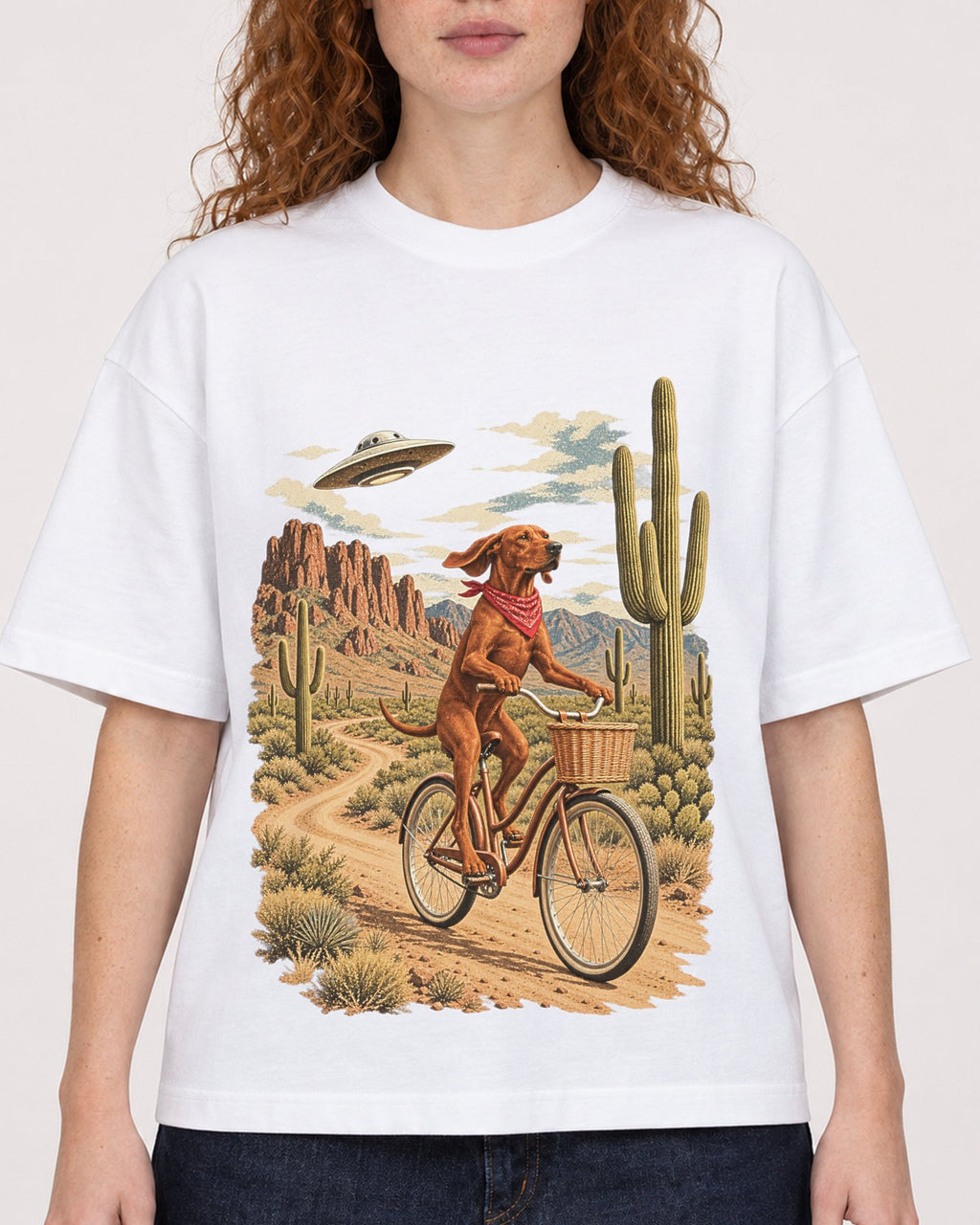Mockup Boxy Heavyweight Tee White female close-up 09