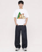 Mockup Boxy Heavyweight Tee White male full-body 01