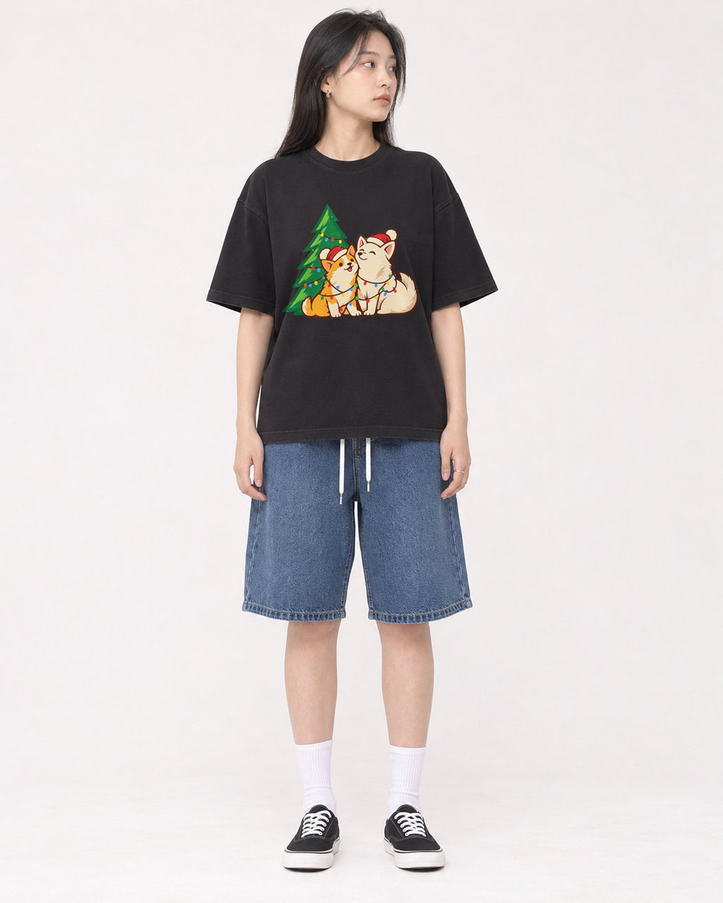 Mockup Boxy Heavyweight Tee Black female full-body 01
