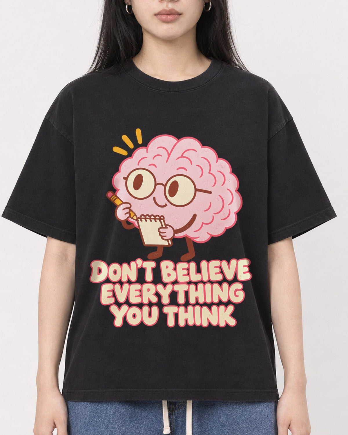 Mockup Boxy Heavyweight Tee Black female close-up 01
