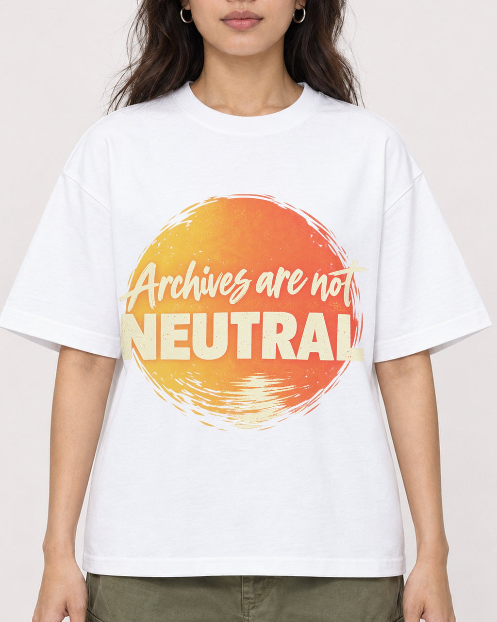 Mockup Boxy Heavyweight Tee White female close-up 02