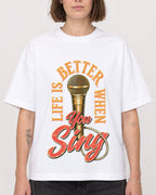 Mockup Boxy Heavyweight Tee White female close-up 18