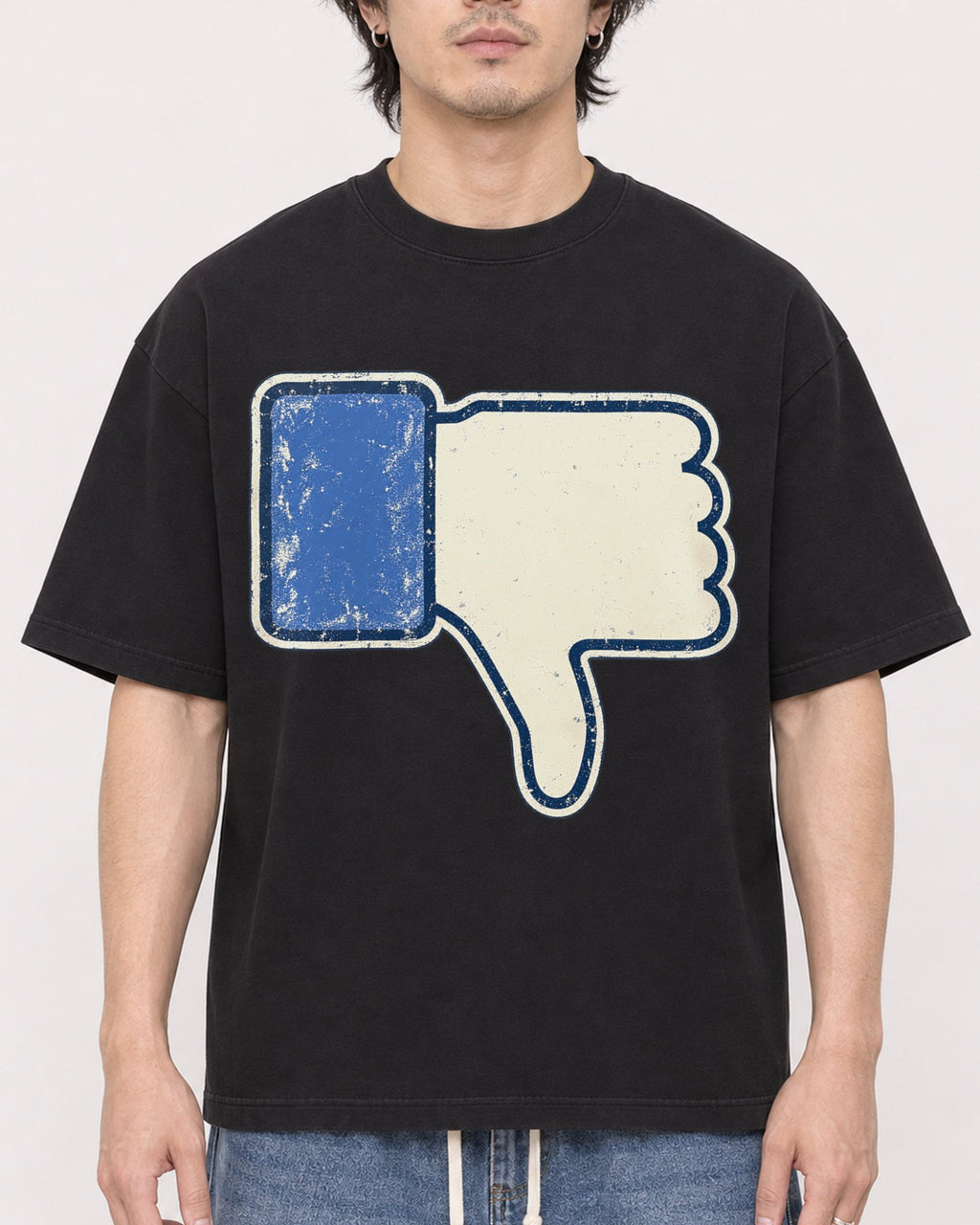 Mockup Boxy Heavyweight Tee Black male close-up 03