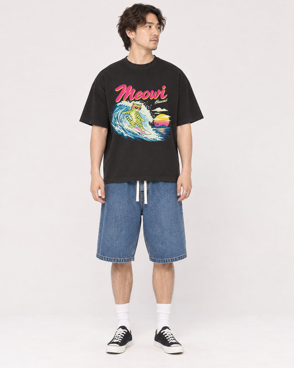 Mockup Boxy Heavyweight Tee Black male full-body 03