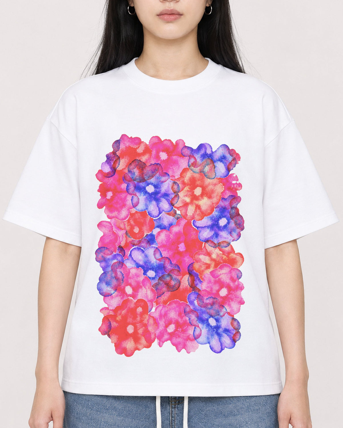 Mockup Boxy Heavyweight Tee White female close-up 01