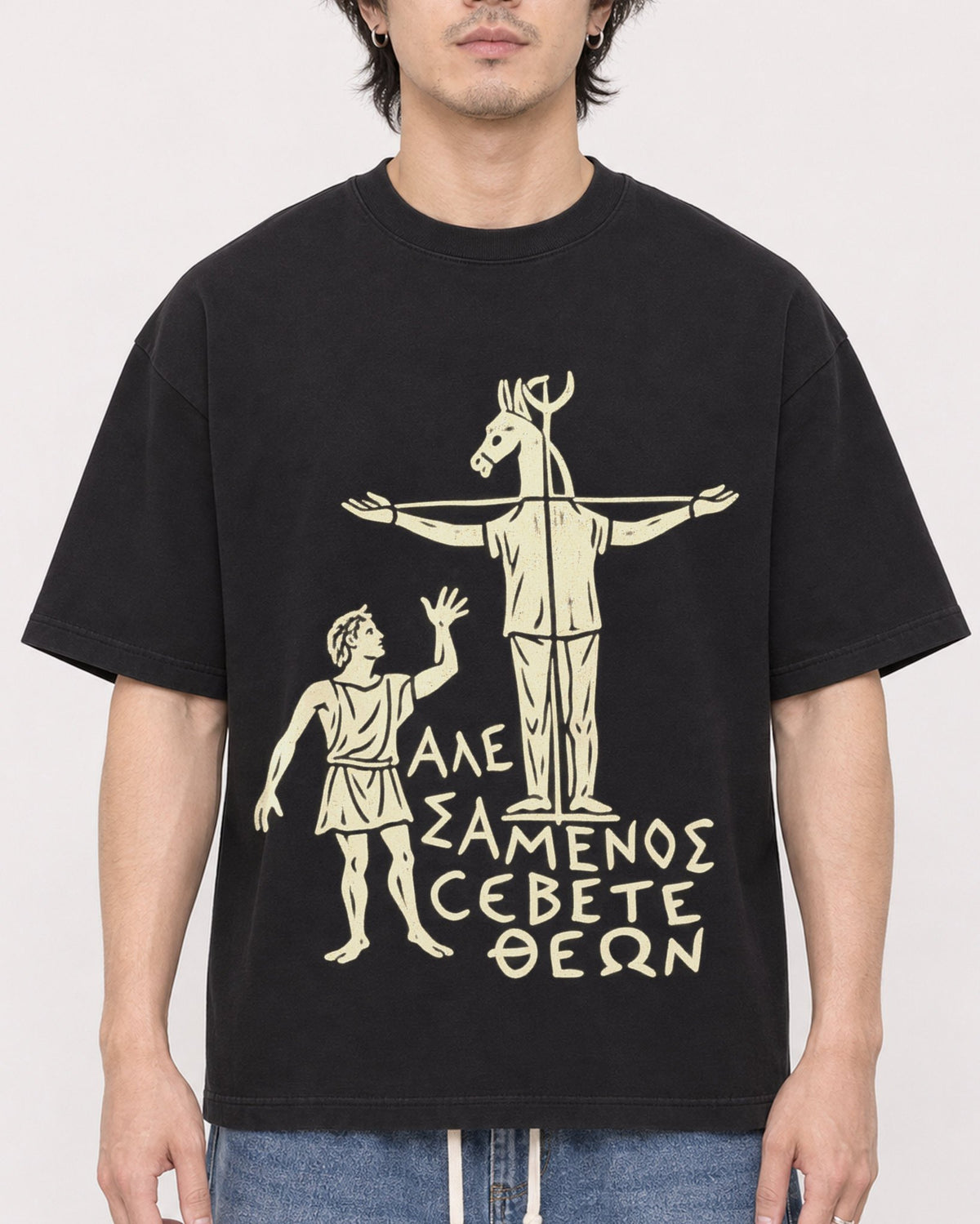 Mockup Boxy Heavyweight Tee Black male close-up 03