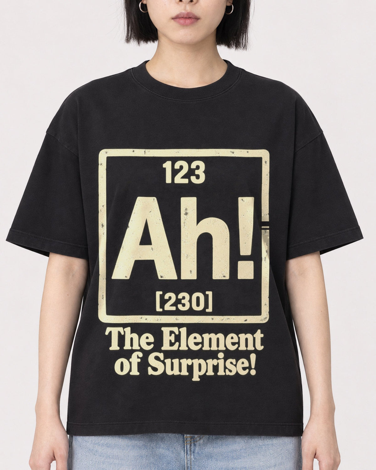Mockup Boxy Heavyweight Tee Black female close-up 11