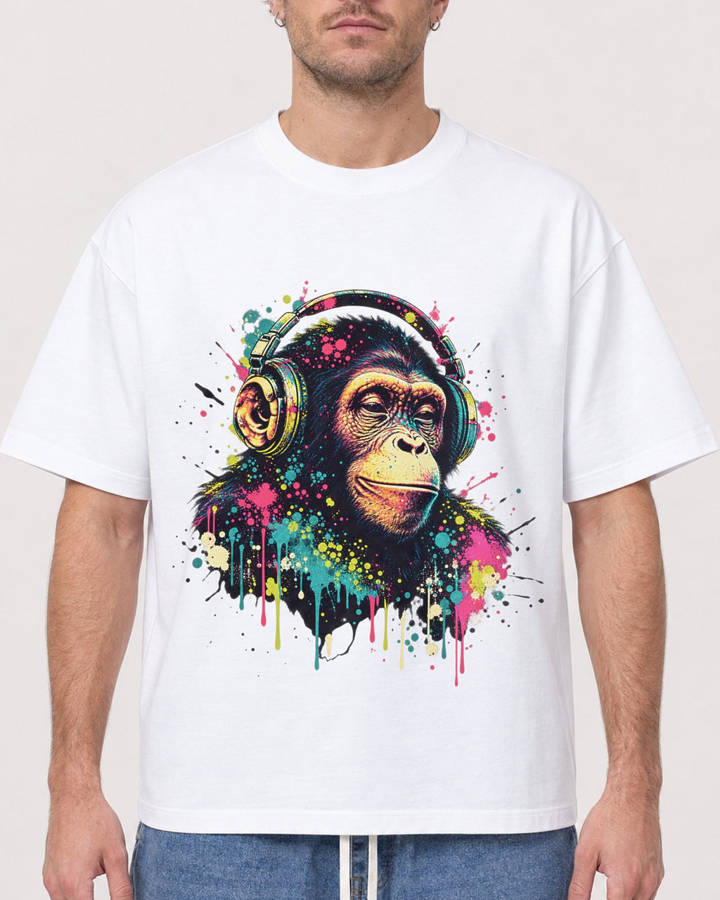 Mockup Boxy Heavyweight Tee White male close-up 08