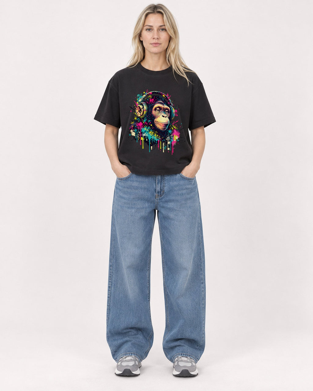 Mockup Boxy Heavyweight Tee Black female full-body 08