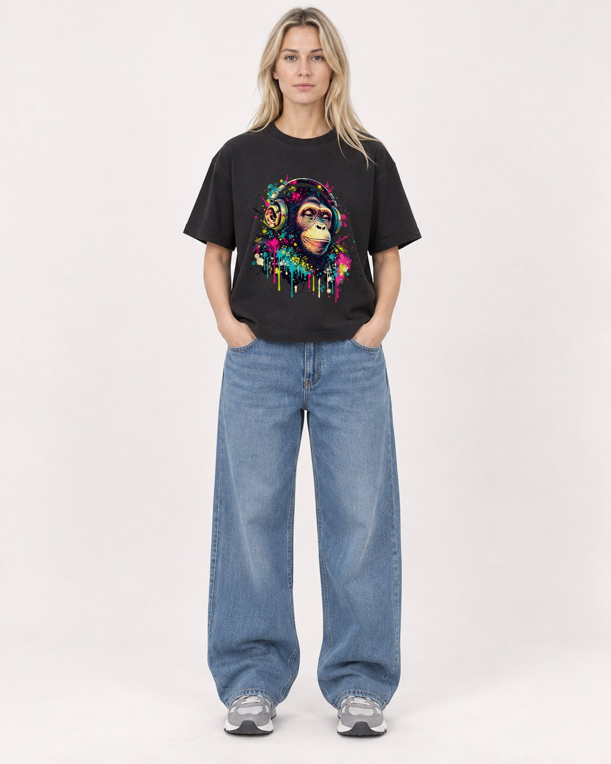 Mockup Boxy Heavyweight Tee Black female full-body 08