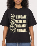 Mockup Boxy Heavyweight Tee Black female close-up 05