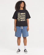 Mockup Boxy Heavyweight Tee Black female full-body 05
