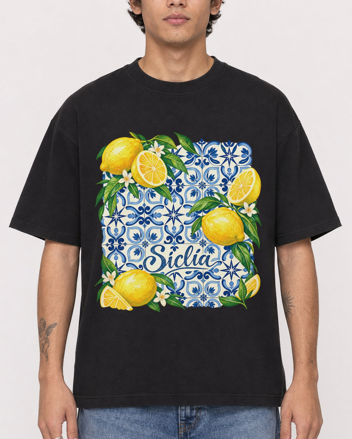 Mockup Boxy Heavyweight Tee Black male close-up 06