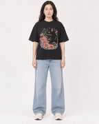 Mockup Boxy Heavyweight Tee Black female full-body 03