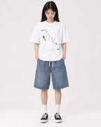 Mockup Boxy Heavyweight Tee White female full-body 01