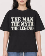 Mockup Boxy Heavyweight Tee Black female close-up 13