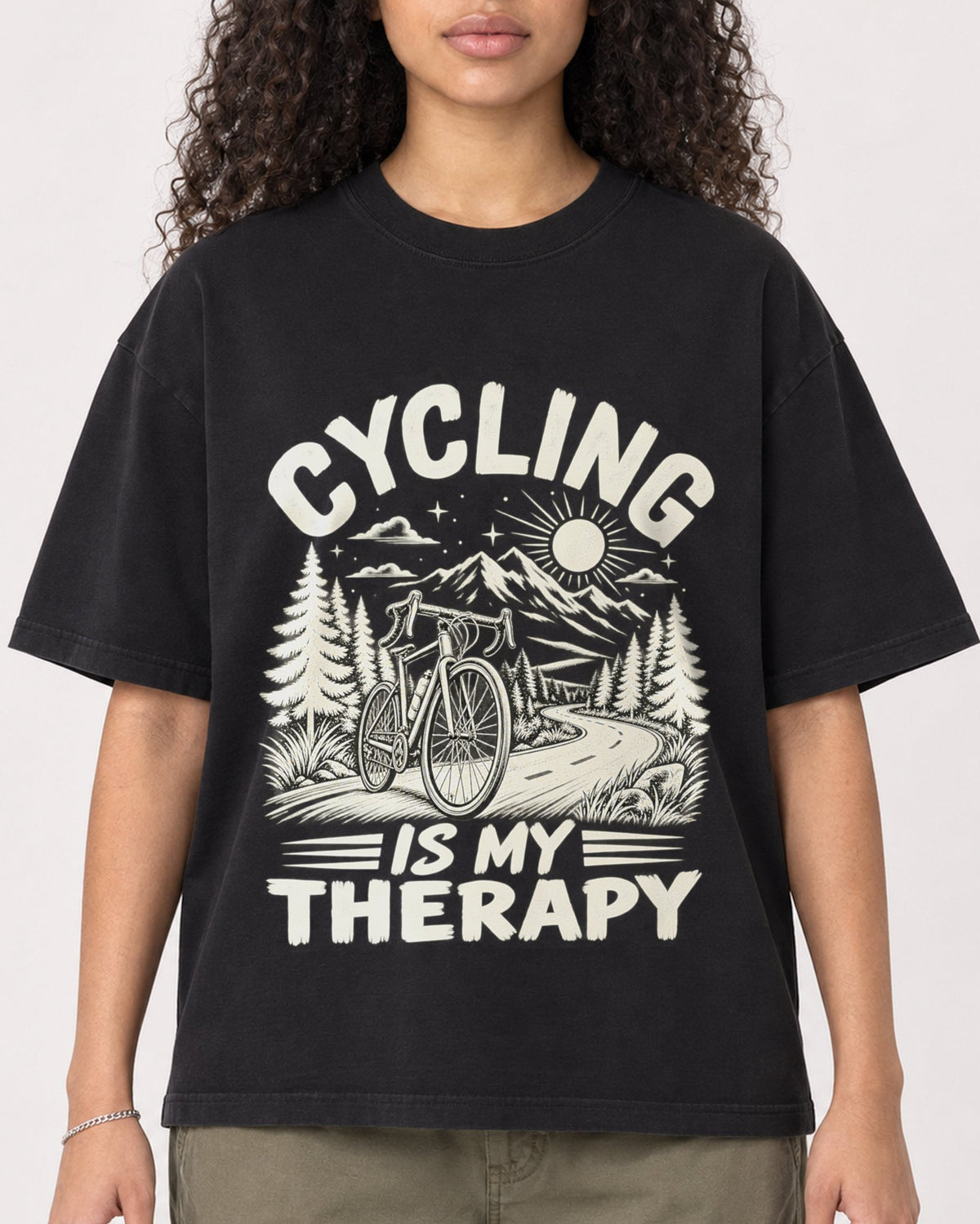 Mockup Boxy Heavyweight Tee Black female close-up 10