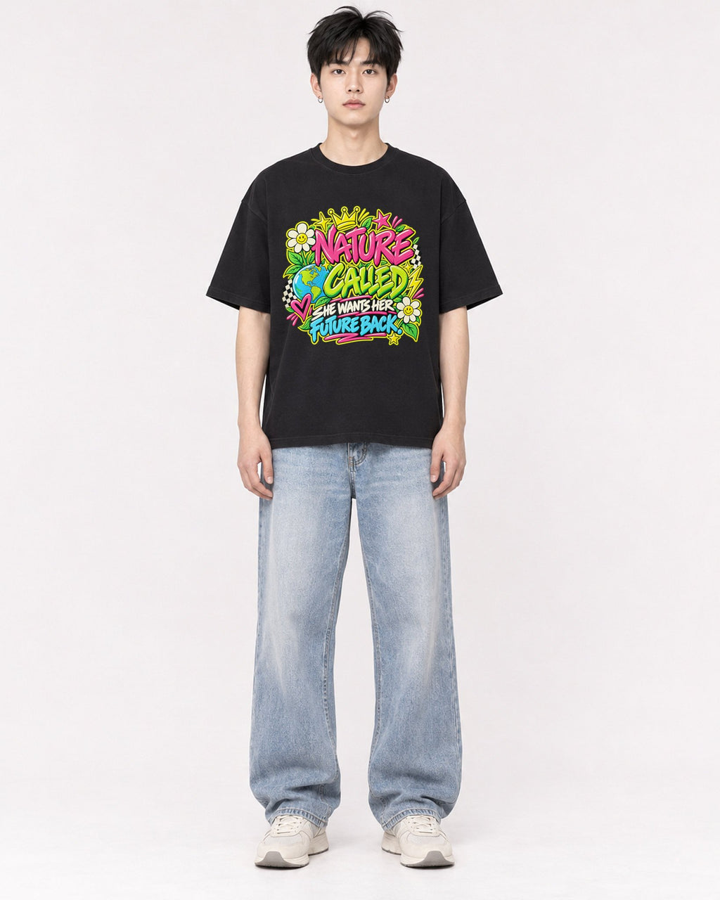 Mockup Boxy Heavyweight Tee Black male full-body 01
