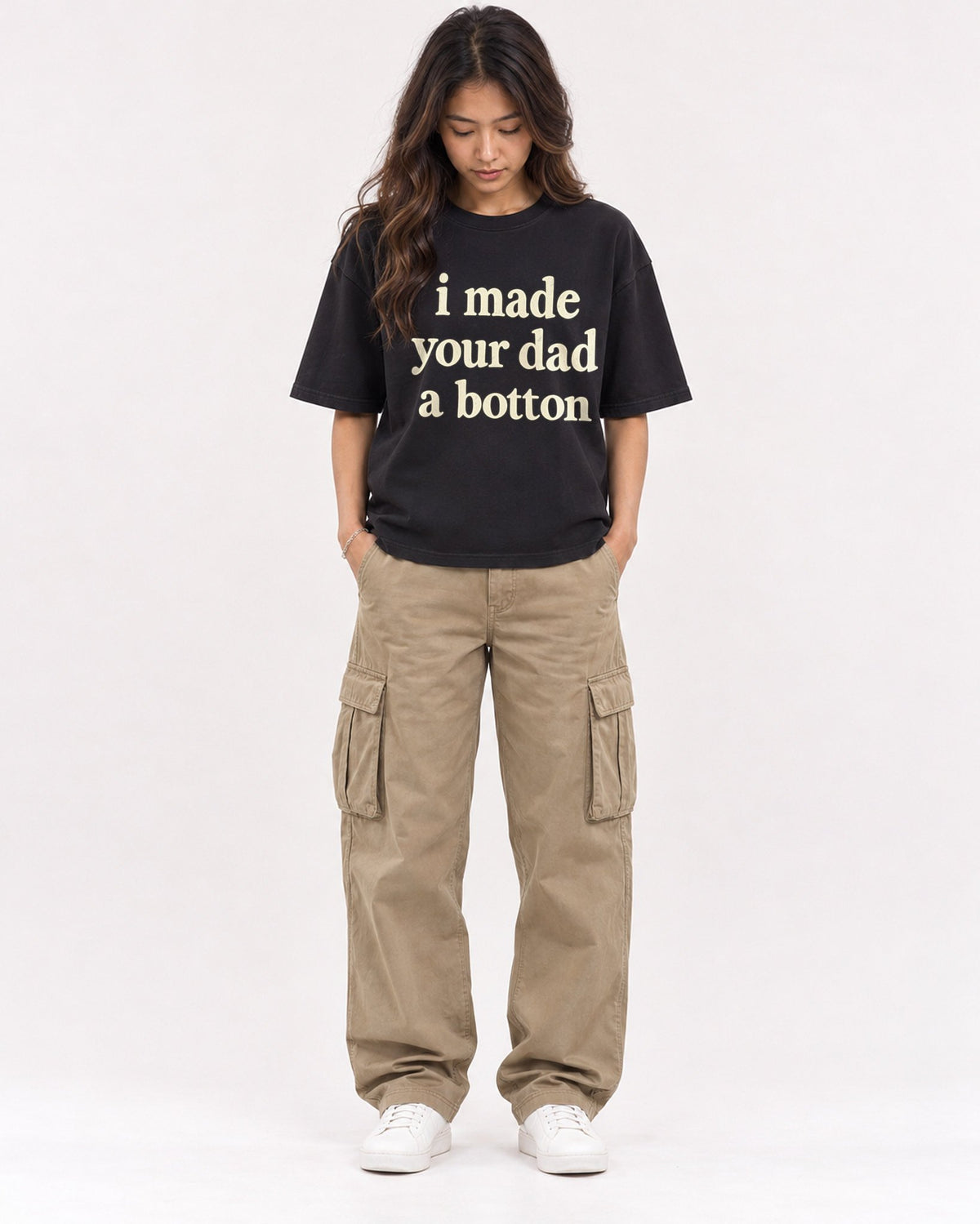 Mockup Boxy Heavyweight Tee Black female full-body 02