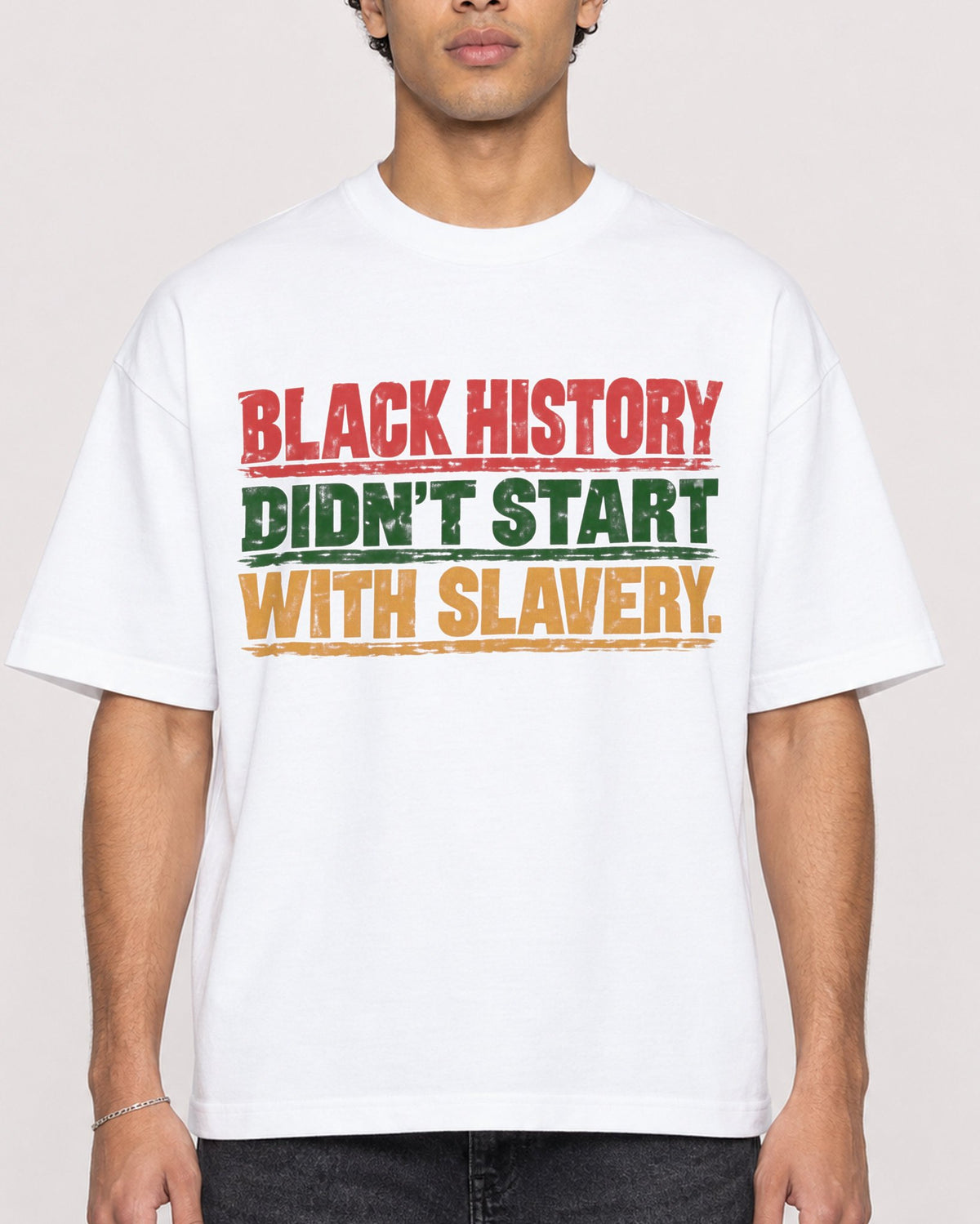Mockup Boxy Heavyweight Tee White male close-up 10