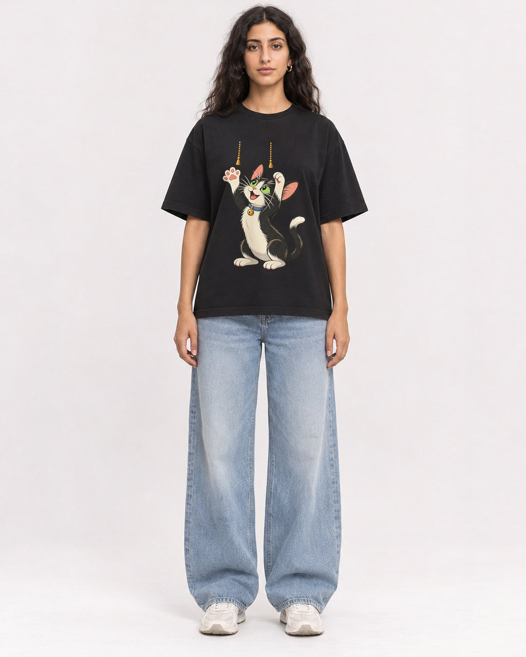 Mockup Boxy Heavyweight Tee Black female full-body 07