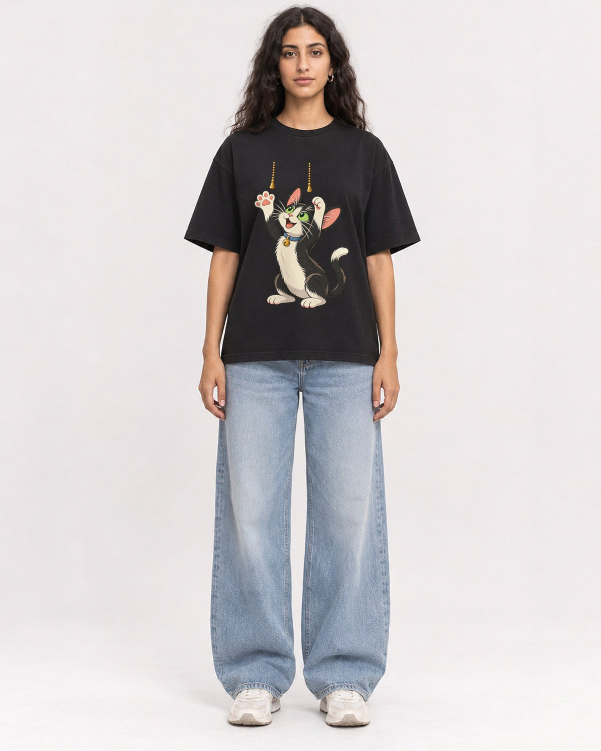 Mockup Boxy Heavyweight Tee Black female full-body 07