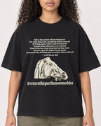Mockup Boxy Heavyweight Tee Black female close-up 10