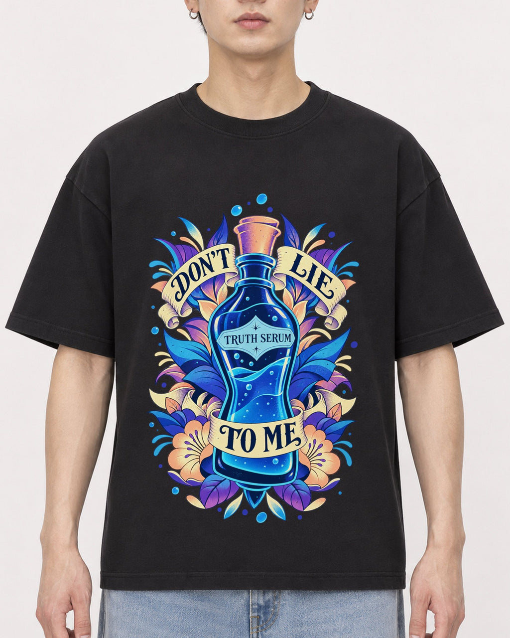 Mockup Boxy Heavyweight Tee Black male close-up 01