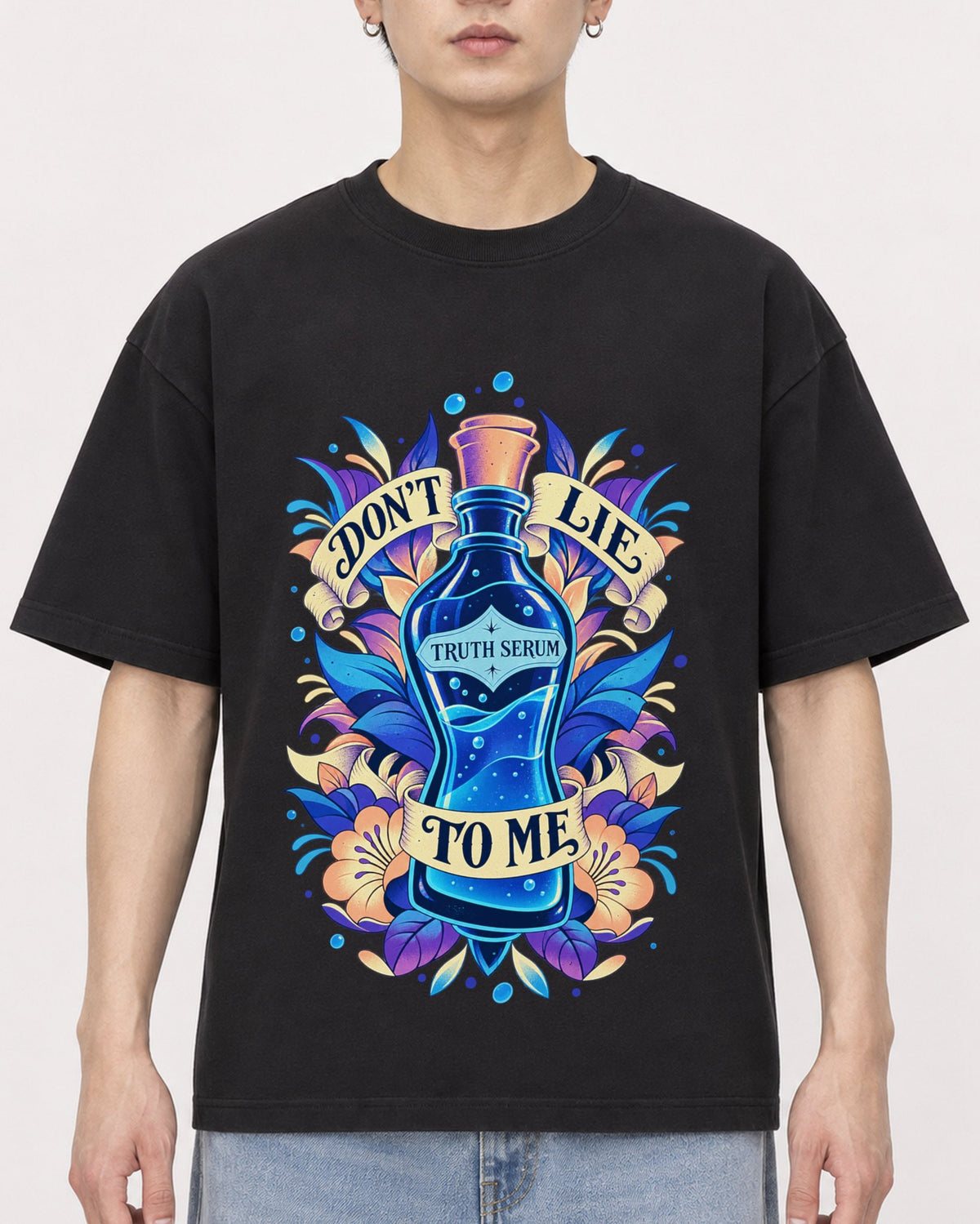 Mockup Boxy Heavyweight Tee Black male close-up 01