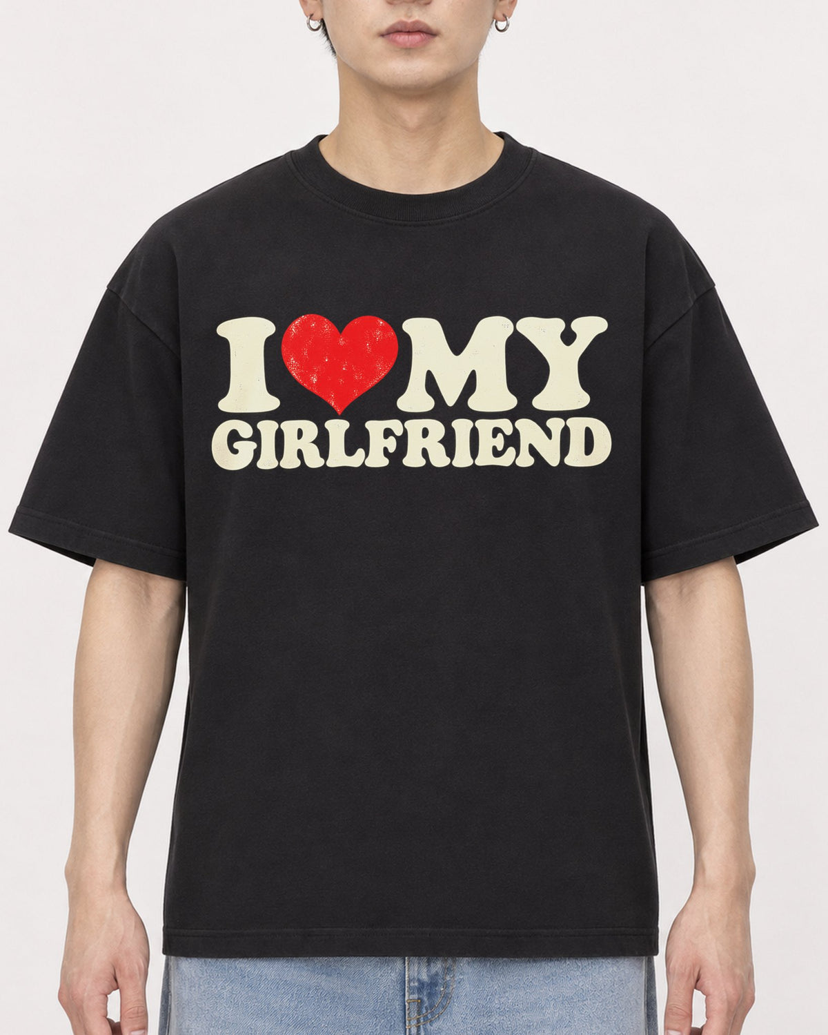 Mockup Boxy Heavyweight Tee Black male close-up 01