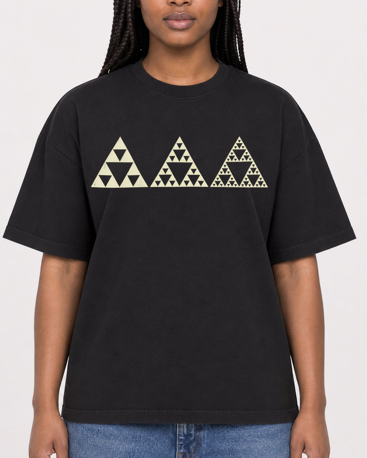 Mockup Boxy Heavyweight Tee Black female close-up 04
