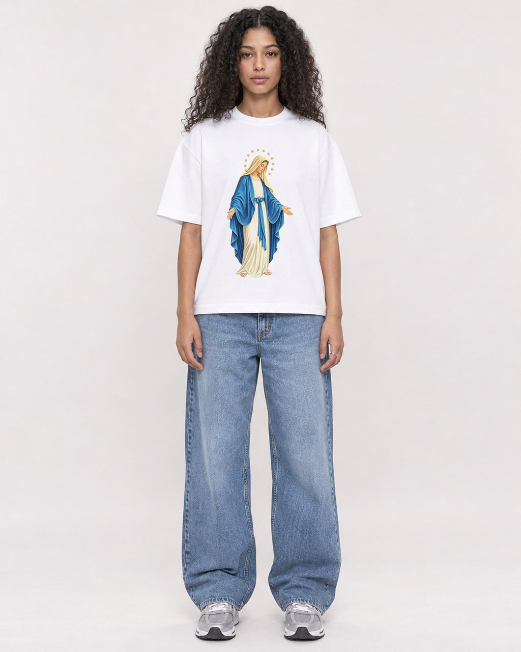 Mockup Boxy Heavyweight Tee White female full-body 10