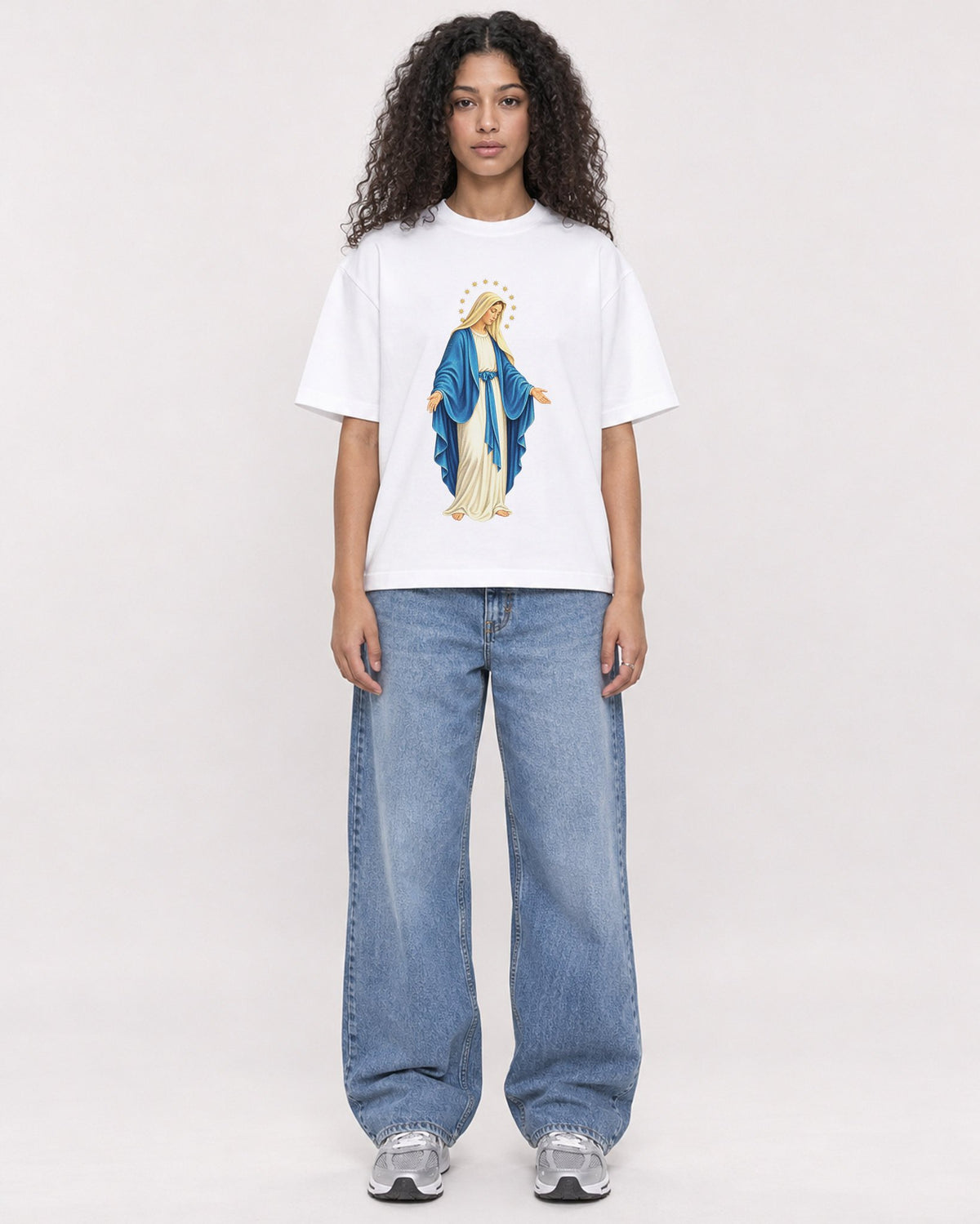 Mockup Boxy Heavyweight Tee White female full-body 10