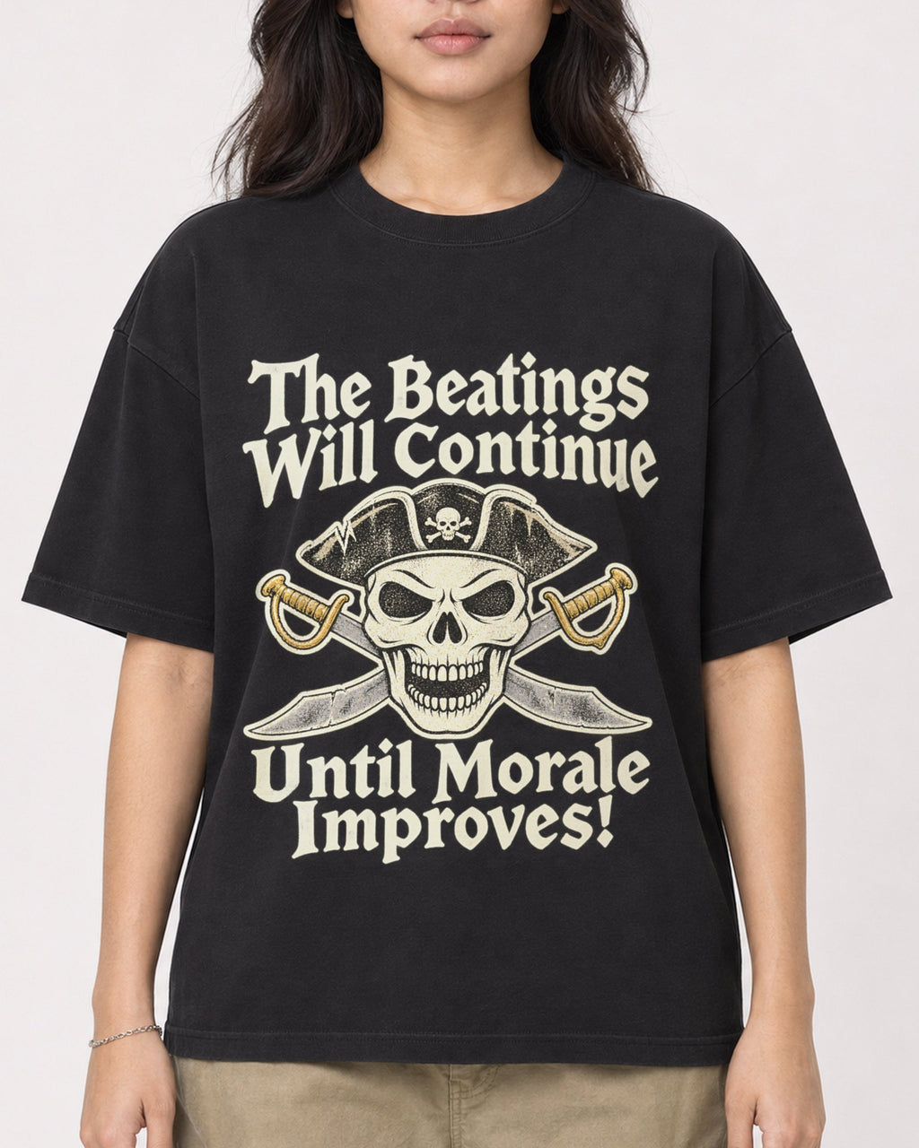 Mockup Boxy Heavyweight Tee Black female close-up 02