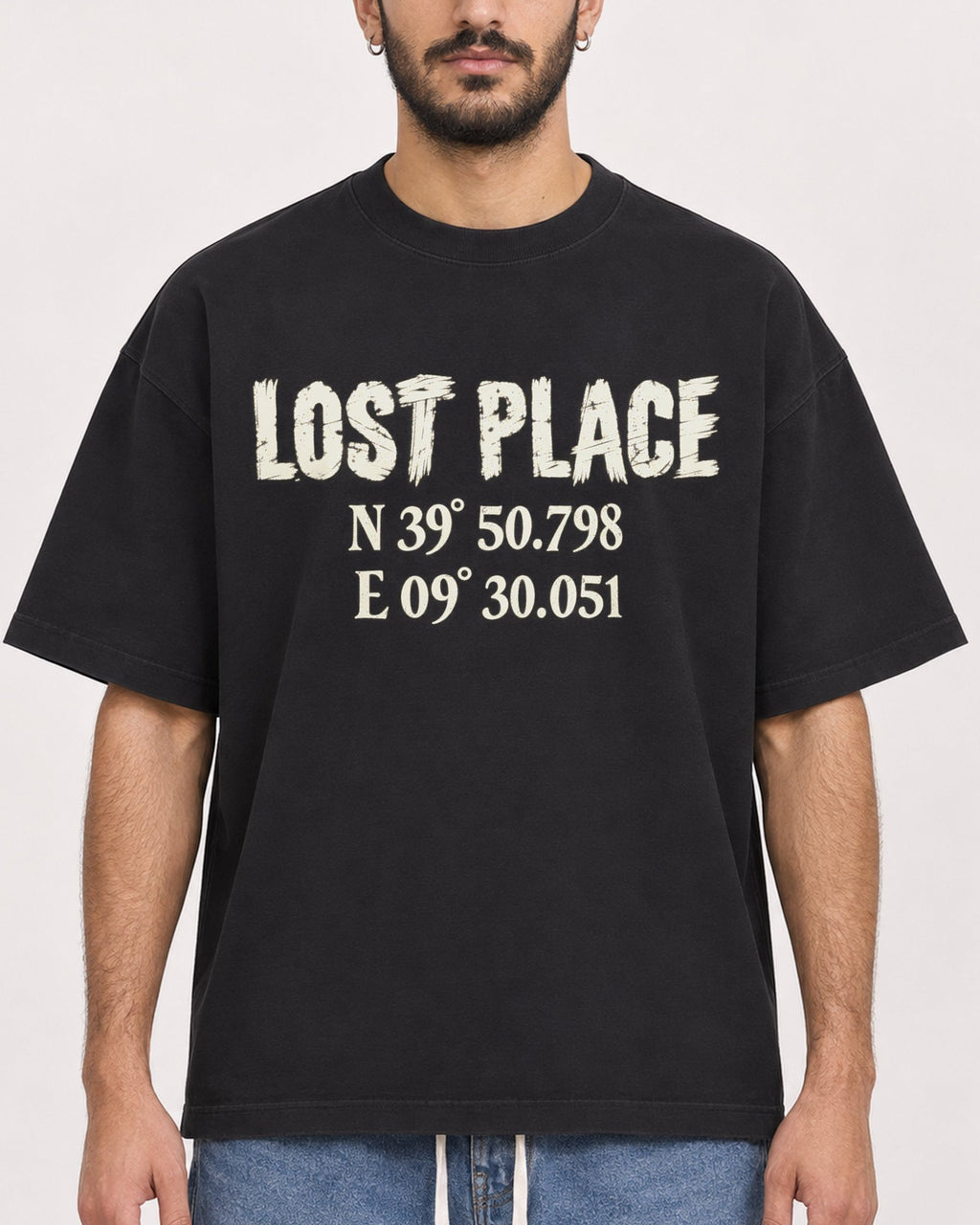 Mockup Boxy Heavyweight Tee Black male close-up 07