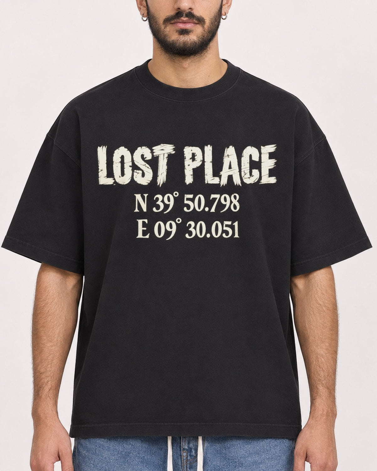 Mockup Boxy Heavyweight Tee Black male close-up 07