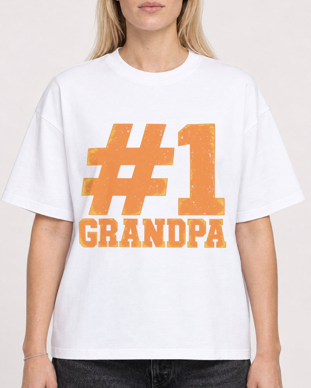 Mockup Boxy Heavyweight Tee White female close-up 08