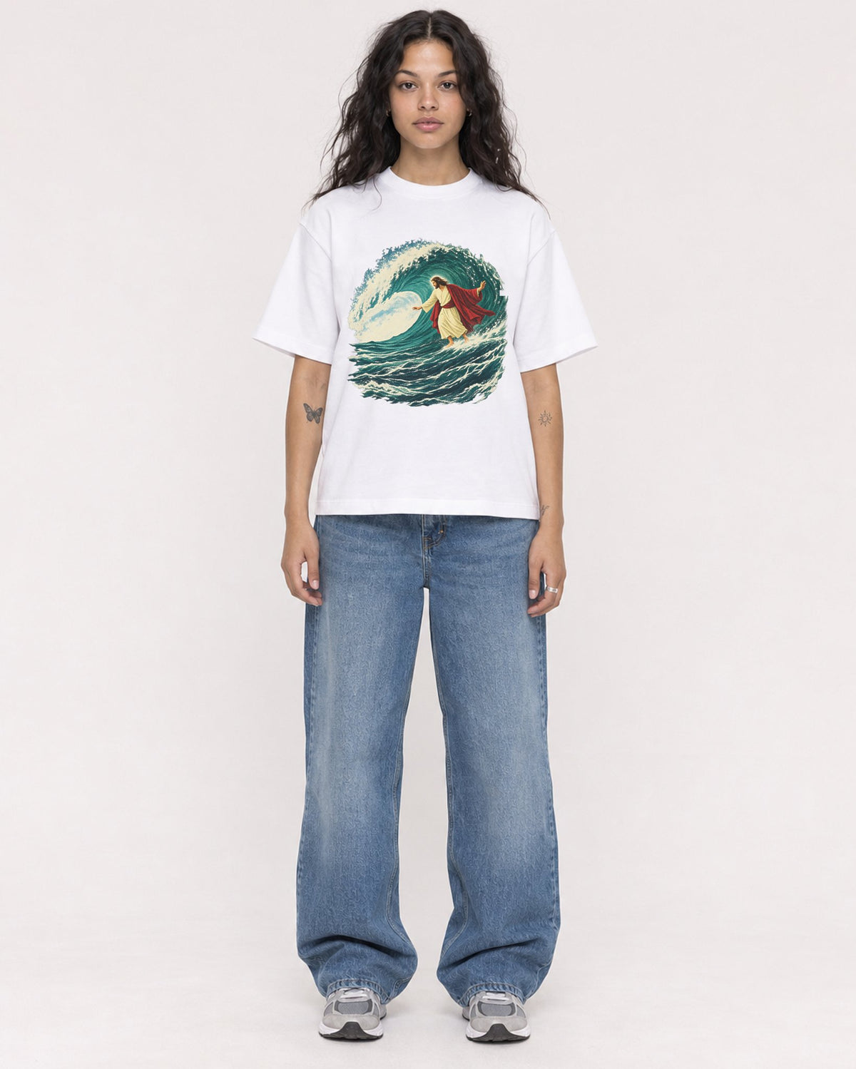 Mockup Boxy Heavyweight Tee White female full-body 30