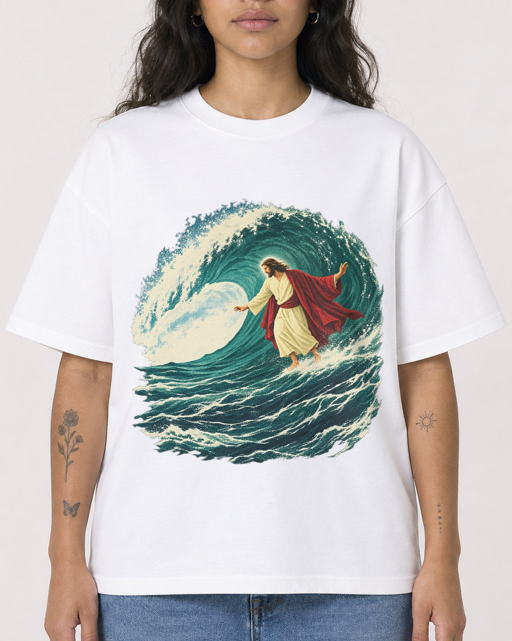 Mockup Boxy Heavyweight Tee White female close-up 30